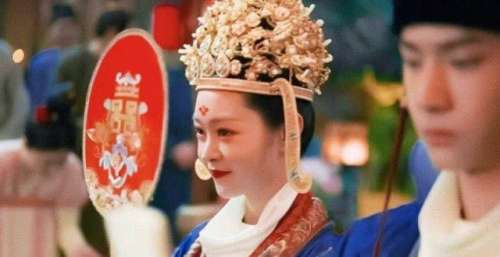 仅3天，王一博刚开播就爆了，热度赶超《斛珠夫人》《女心理师》