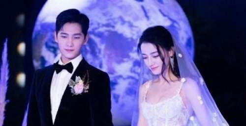 杨洋贾玲重现《你是我的荣耀》，名场面打卡，于途乔晶晶变土味