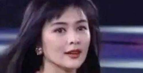 关之琳巅峰时期有多炸？当学友牵她走出来那刻，实在是太美了