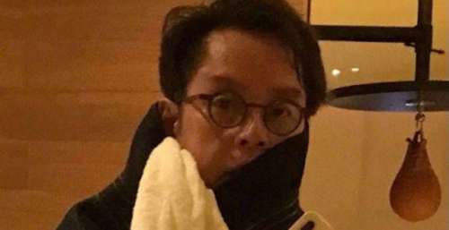 谭咏麟不惧风波晒工作照，慈祥严谨好认真，71岁身强力壮惹人羡