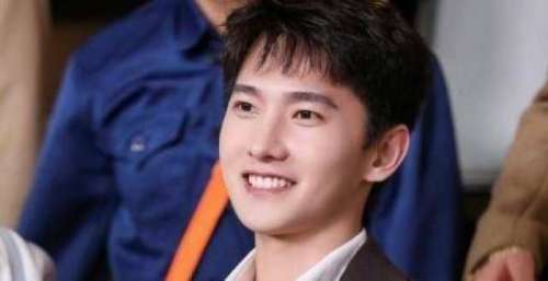 杨洋社死名场面上演！他回应一年只拍一部戏，在事业上升期做减法