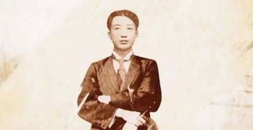 瞿秋白翻译《国际歌》，为何把最后一句，译为“英特纳雄耐尔”？