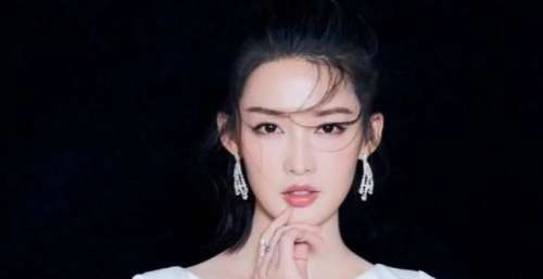 江南李沁，秀气而婉约，少女气息浓烈，这样的李沁是否喜欢？