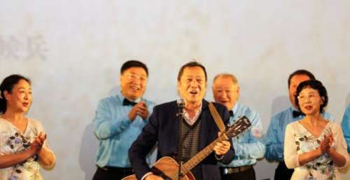 电影《半个月亮爬上来》西安首映讲述“西部歌王”王洛宾音乐人生