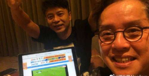 谭咏麟陪李克勤庆生，再现“左麟右李”合影，完全走出丑闻风波