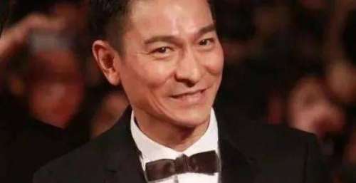 刘德华9岁女儿近照曝光：一年零花钱5亿，2亿飞机配10个保镖