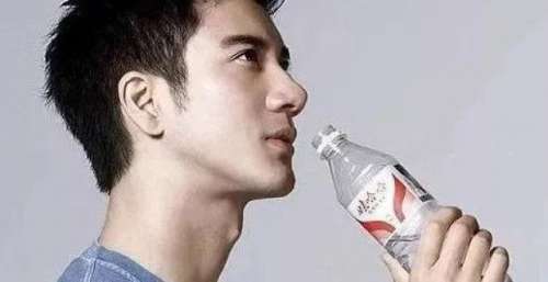 王力宏用行径打脸宗馥莉，网友：不要伤了前任的心
