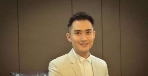 “花样美男”主持人路易，最容易哭的上海娱乐男主持人