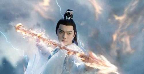 《千古玦尘》：低阶五品彩凤的仕途人生，比之她在凤凰一族的日子