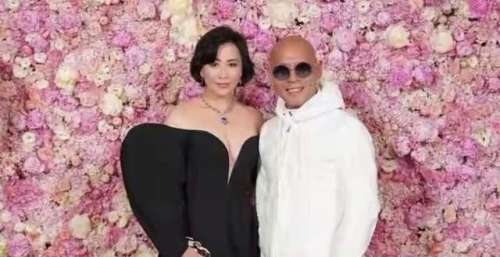 刘嘉玲喜迎56岁生日，一袭深V礼裙大秀事业线，梁朝伟尽显老态？