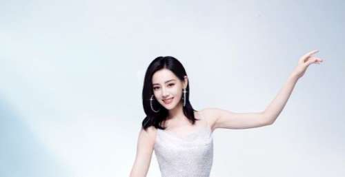 迪丽热巴喜提新代言—莱克清洁电器，今天也是Like热巴的一天