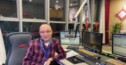 当年喜欢音乐的杭州人都听过他的电台节目，现在这个男人又回来了