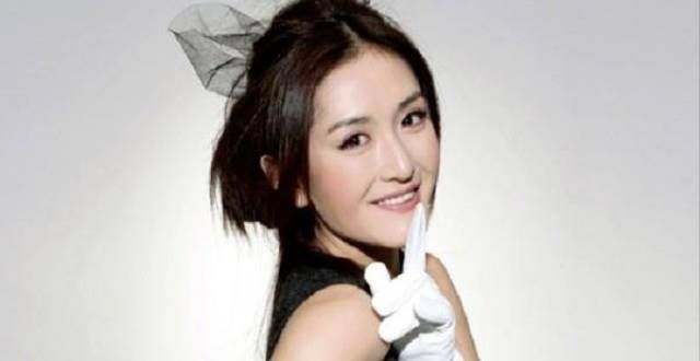 谢娜双胞胎女儿正面照首曝光，为何网友看后纷纷调侃：基因可太公平了？