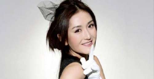 谢娜双胞胎女儿正面照首曝光，为何网友看后纷纷调侃：基因可太公平了？