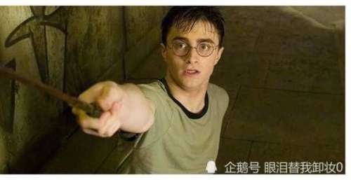 女粉丝晕倒？丹尼尔·雷德克里夫透，当时究竟发生了什么