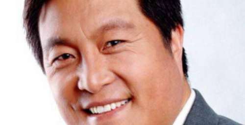 国家一级演员王卫国，祭祖发现冥币上印着自己，想打官司找不到人