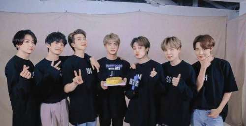 少年团《Butter》轰动全球，获评英、美“2021年度最佳歌曲”