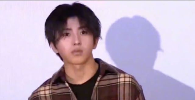 蔡徐坤演唱会违规演出被官方点名，吃相难看！粉丝：只是受害者