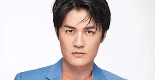 42岁吴克群官宣恋情，曾声称不婚主义，如今态度反转疑似有了孩子