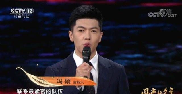 继白岩松和敬一丹之后，刚强与王宁成为了央视专题晚会御用主持人