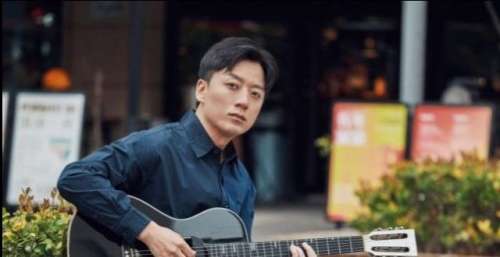 张磊线上直播宣传OST《生辰》 为新专辑打歌传递冬日温情