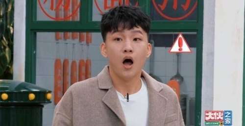 秦霄贤、刘筱亭合唱《叫小番》，看到二哥的表现，真是为难他了
