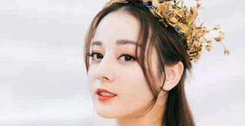 迪丽热巴2018金鹰节旧照，真是女神下凡！