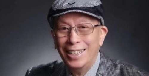 郑少秋现身殡仪馆拜祭恩师陈笑风，双眼哭得红肿一脸憔悴