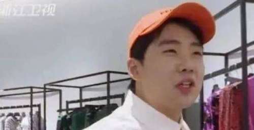 高雅不是装的！郭麒麟和郑恺买东西，对服务员的称呼体现差距！
