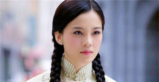 曾经连演4部《因为爱情》的收视女王，如今网络大电影里扮演人鱼