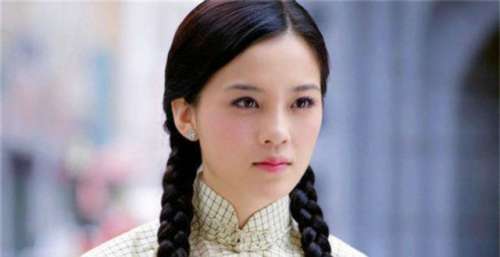 曾经连演4部《因为爱情》的收视女王，如今网络大电影里扮演人鱼