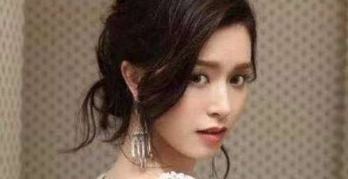 她跟baby以前是闺蜜，如今却成，嫁给富三代