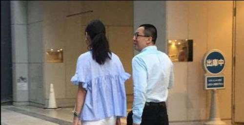 港姐郭嘉文罕见晒情侣年历，却无男友身影！遭李泽楷冷落已成定局