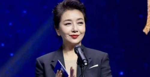 54岁江珊：与高曙光离婚，和同居5年，二婚嫁小3岁男星太幸福