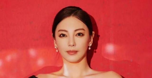 她是内地萧亚轩吗？这误会有点大