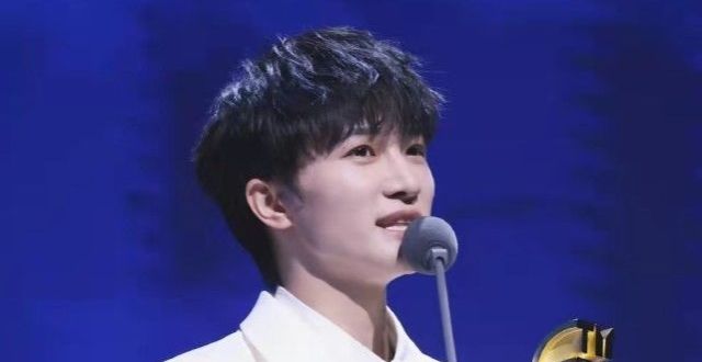 星光璀璨！刘雨昕刘宇乐华新女团NAME亮相TMEA年度盛典