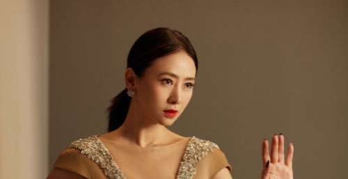 翁虹冻龄写真大片惊艳出炉 堪称女神教母