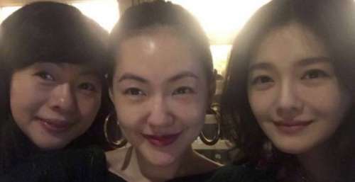 小S频繁和大女儿互动，想让15岁的许曦文出道？大长腿确实很抢镜