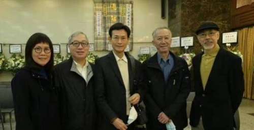 74岁郑少秋近况曝光，2年没公开面，身子硬朗气色好