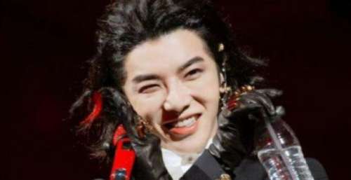华晨宇：2021TEMA年度最佳歌曲获得者！恭喜花花！