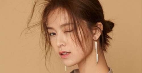 文咏珊纯素颜出镜拍照《误杀2》，爱岗敬业的女演员就是不一样？