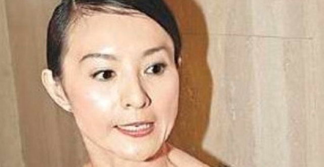 李赛凤：曾和杨紫琼、惠红英齐名，丈夫一则声明让她名声尽毁