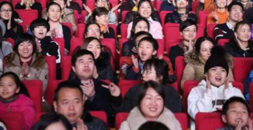 今年票房的最后冲刺！套路人设、烂梗、卖笑贺岁档还有意思吗？
