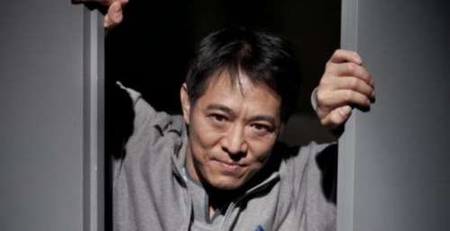 李连杰为利智有多义无反顾？担抛弃妻女的骂名，无怨无悔守10年