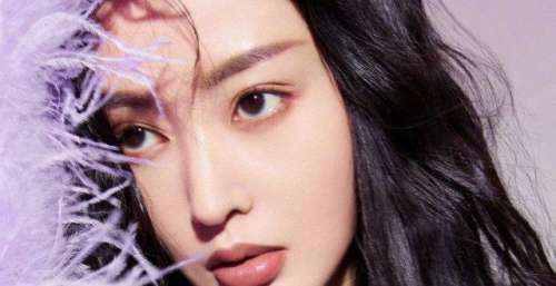 明媚自信的张天爱唤醒阳光，肆意释放美人的温暖