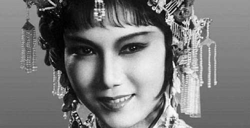 有人劝她离婚，她说愿等丈夫28年，不幸瘫痪，丈夫相伴不离不弃