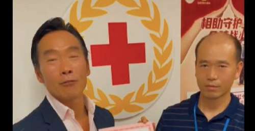郑浩南捐20万做公益，称想对祖国表心意，自曝已收养11个马来小孩