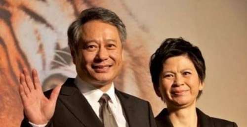 67岁李安罕面，头发全白皱纹明显，老态龙钟却面色红润