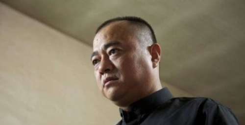 名震东北的张家豪，为何在北京被当街绑走，赵本山出面才保住小命