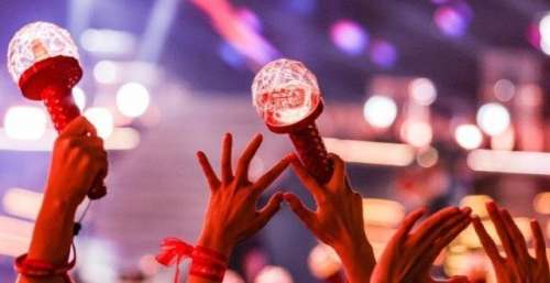 奔走相告！今晚八点总导演华晨宇邀您一起回顾2021国内顶级个唱